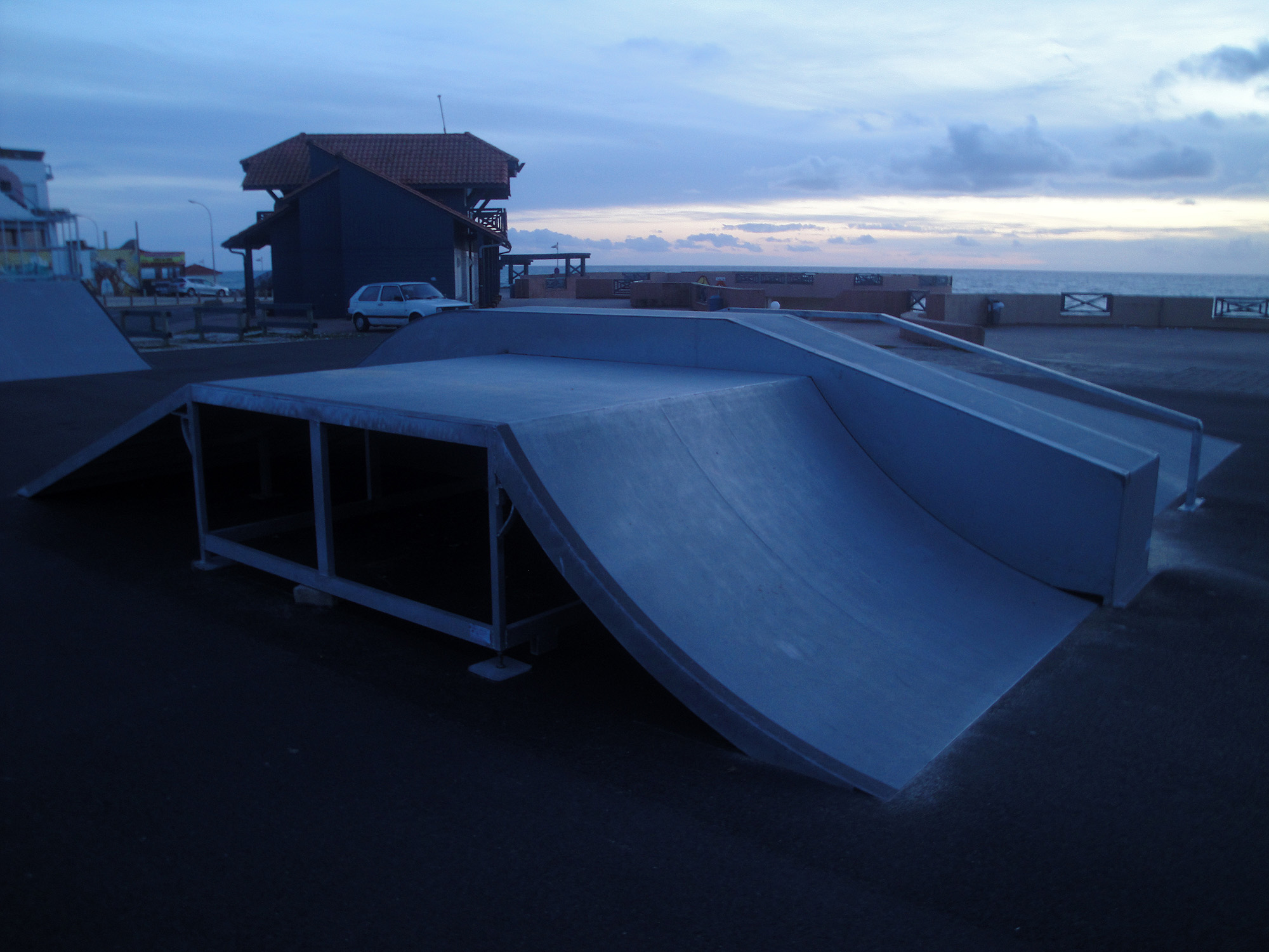 Surf Club Skatepark Lacanau Skate Spot 2/5