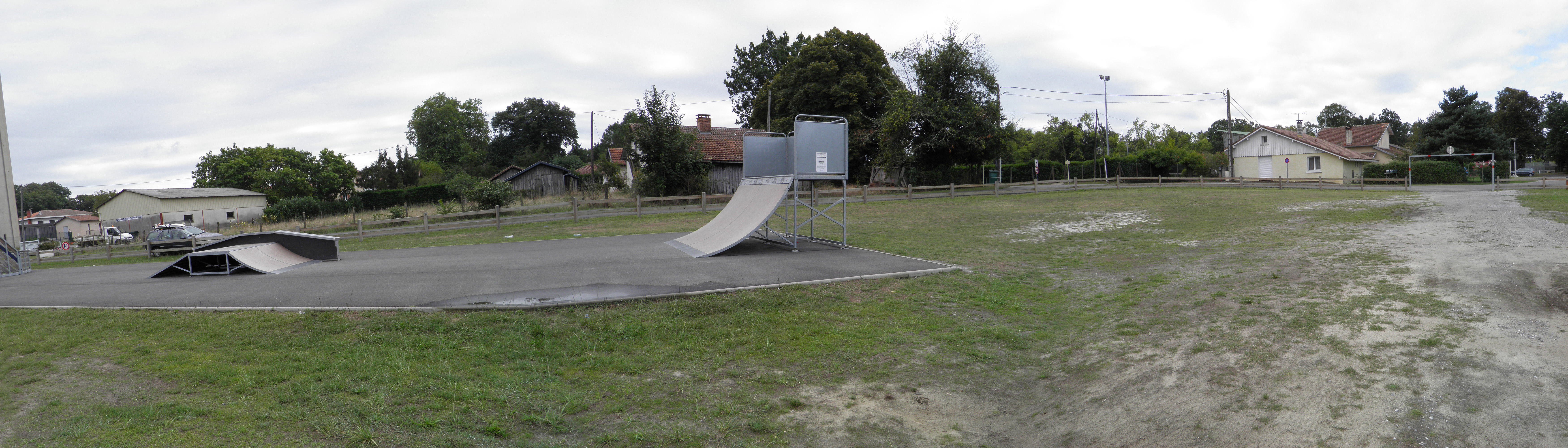 Le chateau d' eau Skatepark Linxe Skate Spot 1/5
