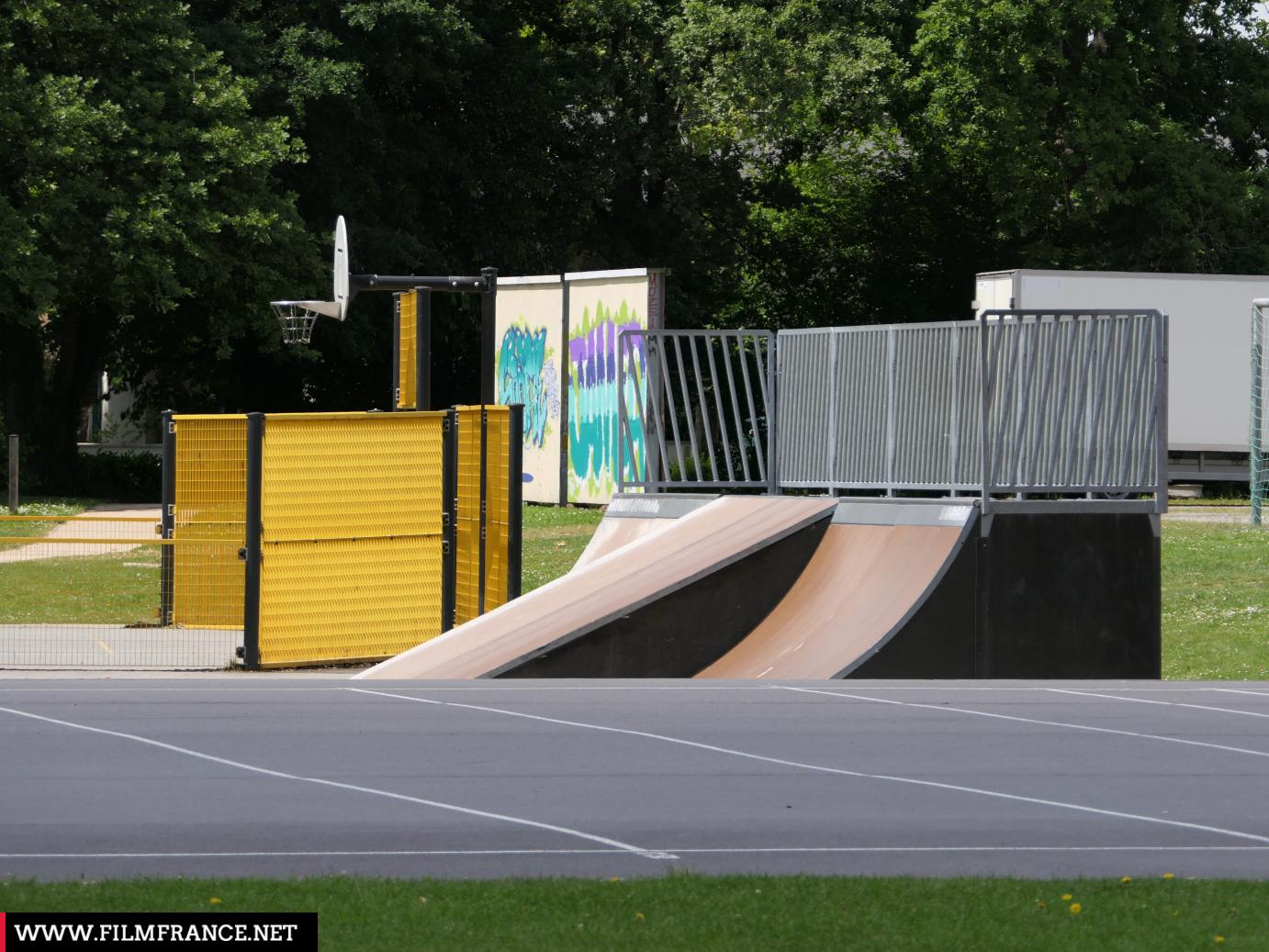 Plaines des Sports Skatepark Lons Skate Spot 3/5