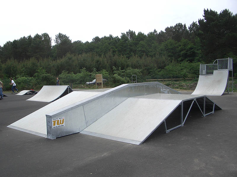 La Piscine Skatepark Mimizan Skate Spot 2/5