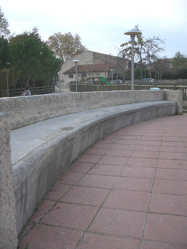 Esplanade Spot Street Montarnaud Skate Spot 1/5