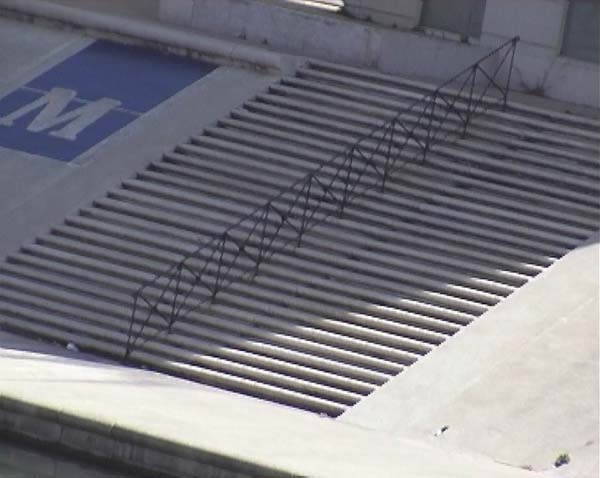 Hotel de Région Spot Street Montpellier Skate Spot 3/5