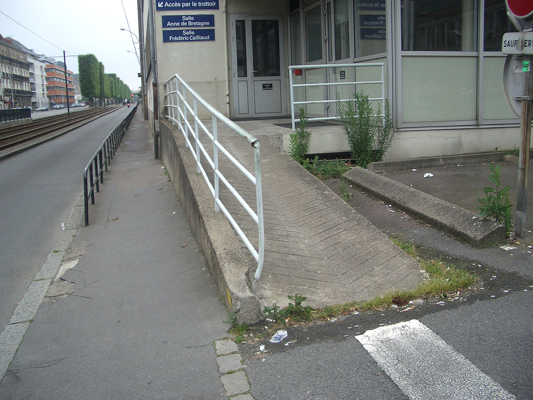 Gare du Nord Spot Street Nantes Skate Spot 3/5
