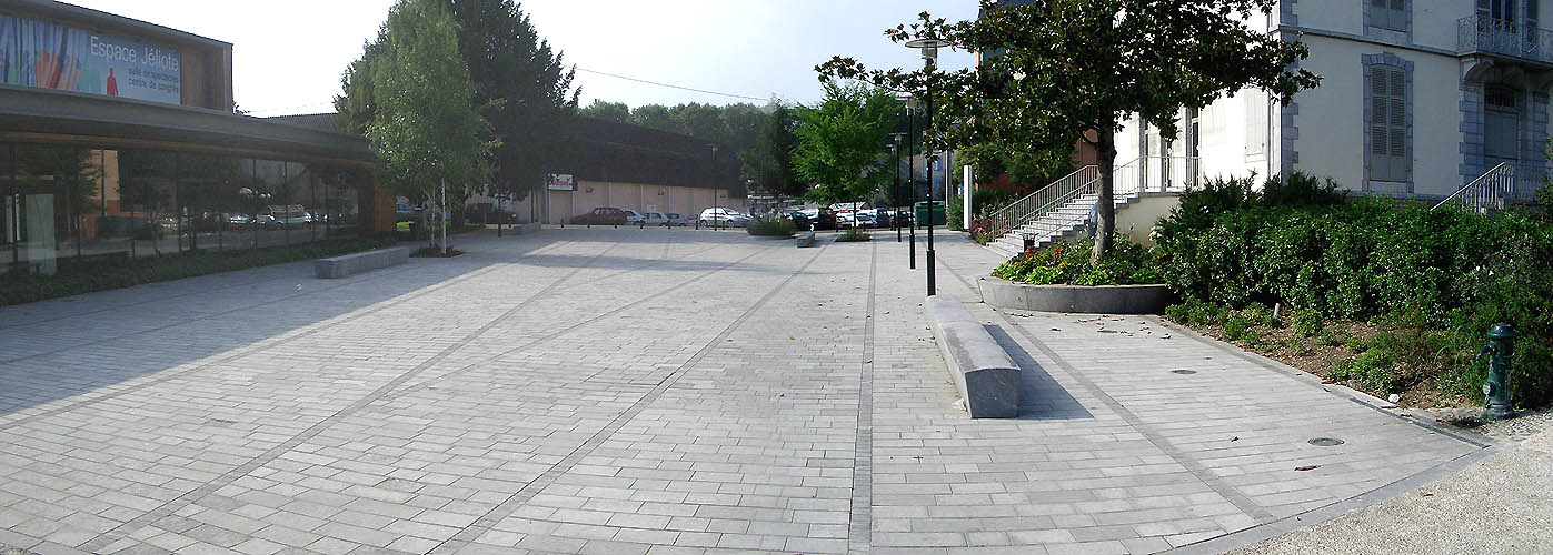 Espace Jéliote Spot Street Oloron Sainte Marie Skate Spot 3/5