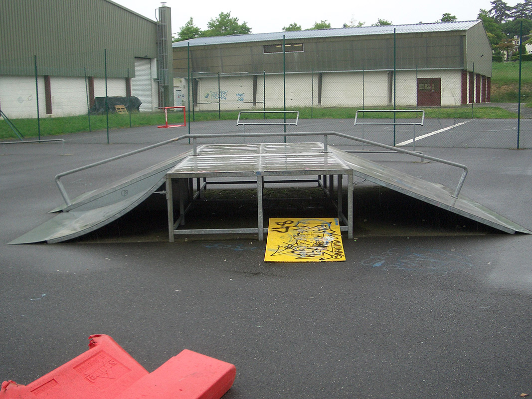 Les Garettes Skatepark Orvault Skate Spot 2/5
