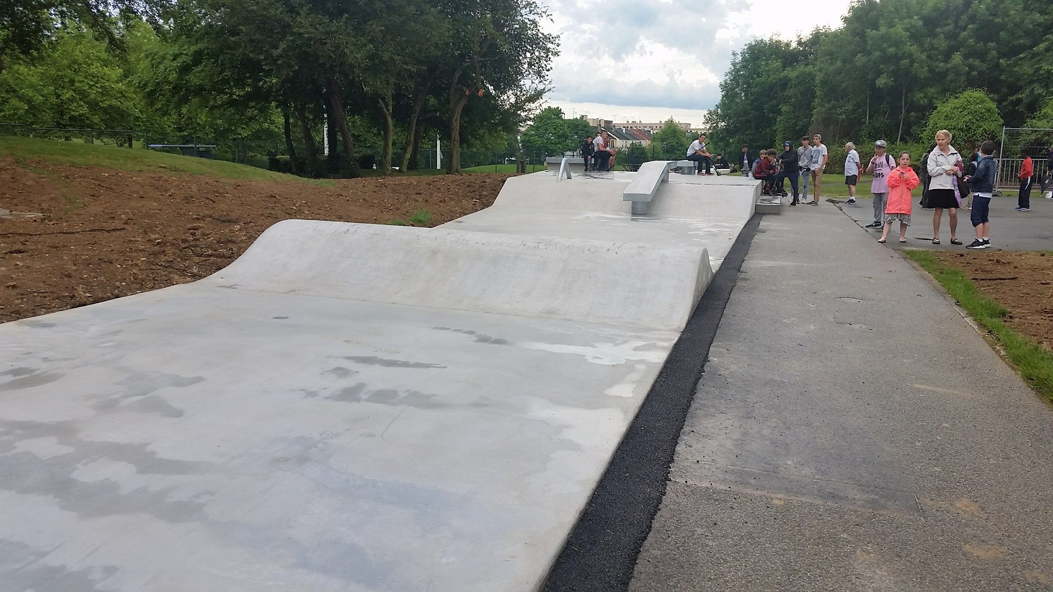 Le Bois Spot Street Maurepas Skate Spot 3/5