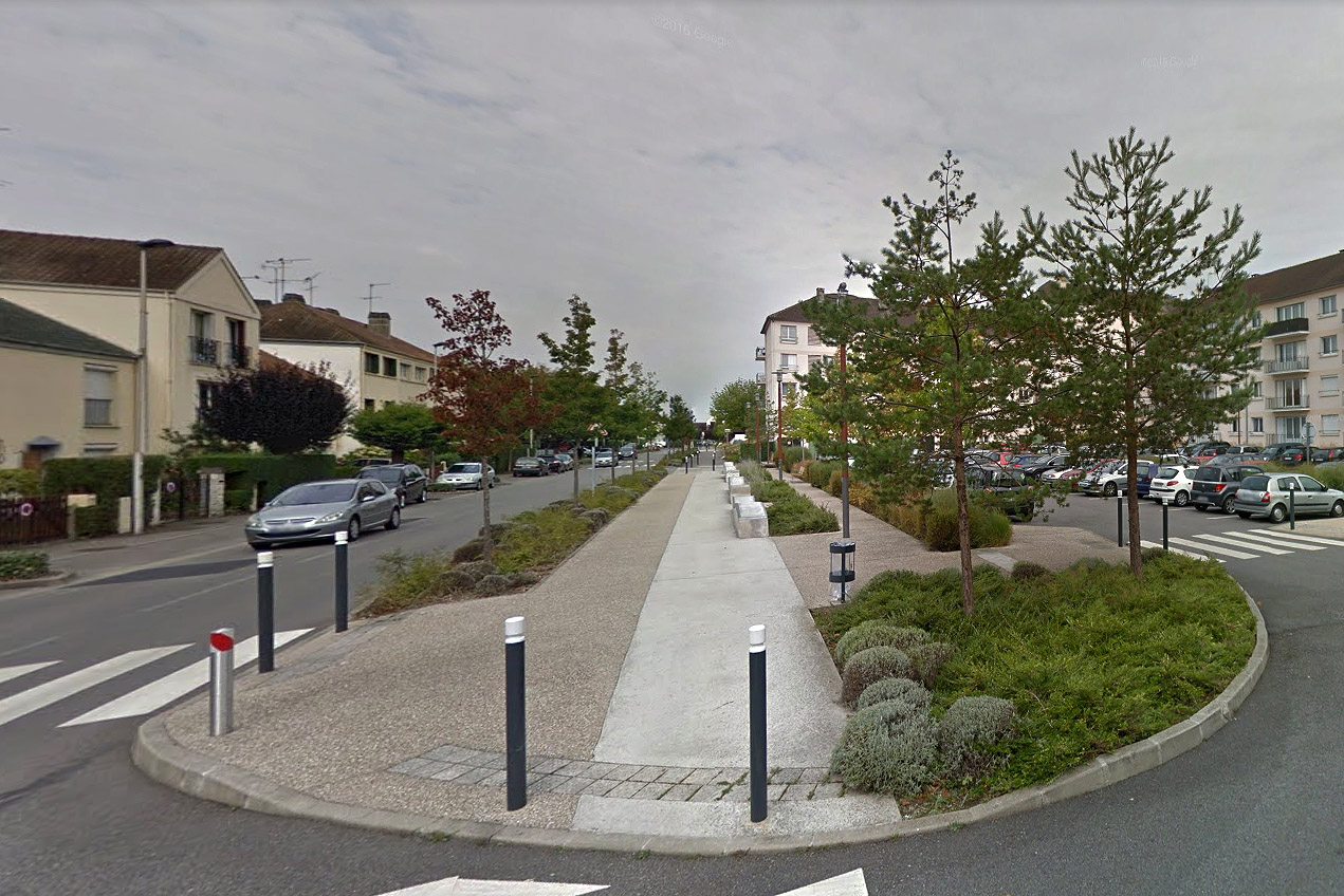 Square du Mâconnais Spot Street Maurepas Skate Spot 3/5