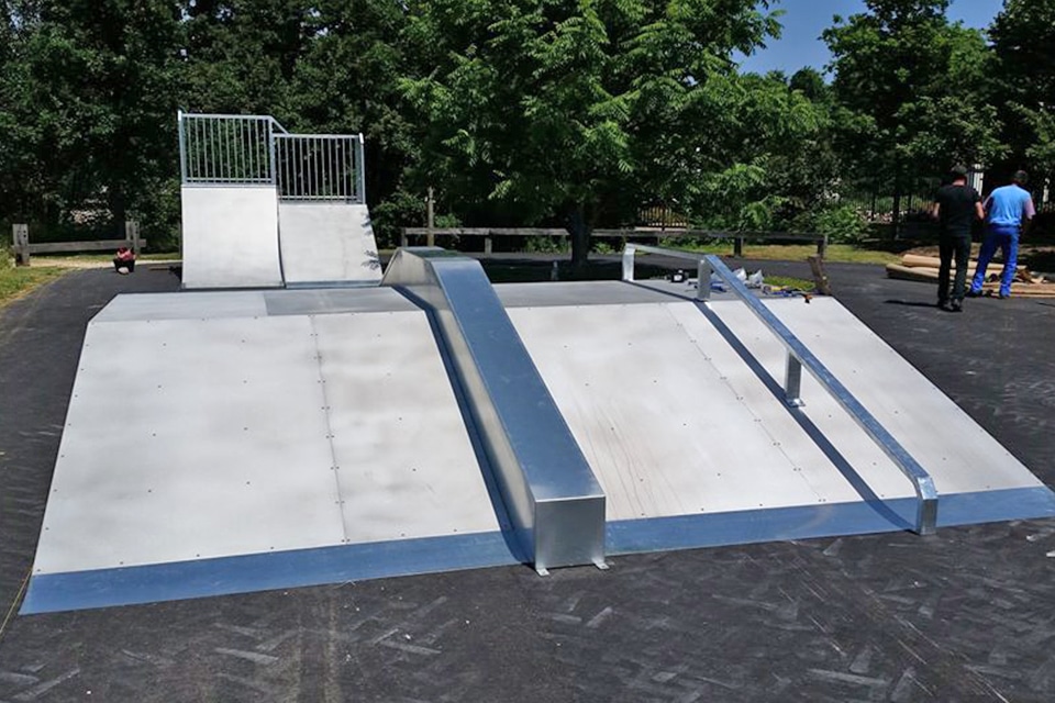 Deux Rivières Skatepark Yerres Skate Spot 2/5