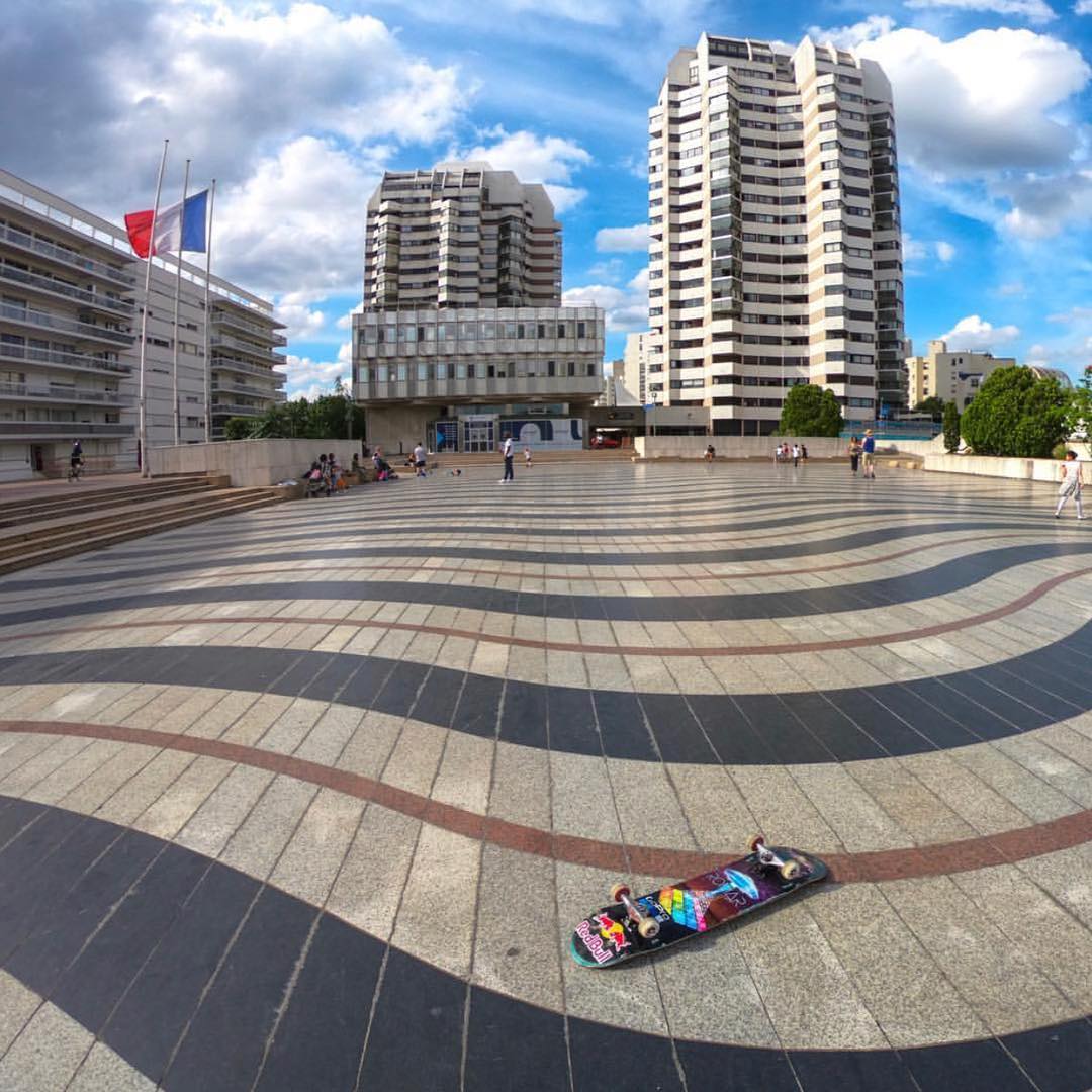 Hôtel de Ville Plaza Créteil Skate Spot 5/5