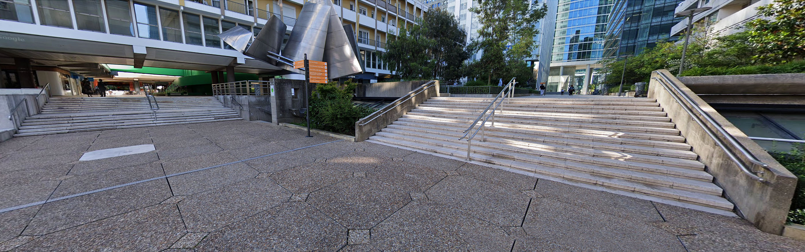 Les Nymphéas Spot Street Courbevoie Skate Spot 3/5
