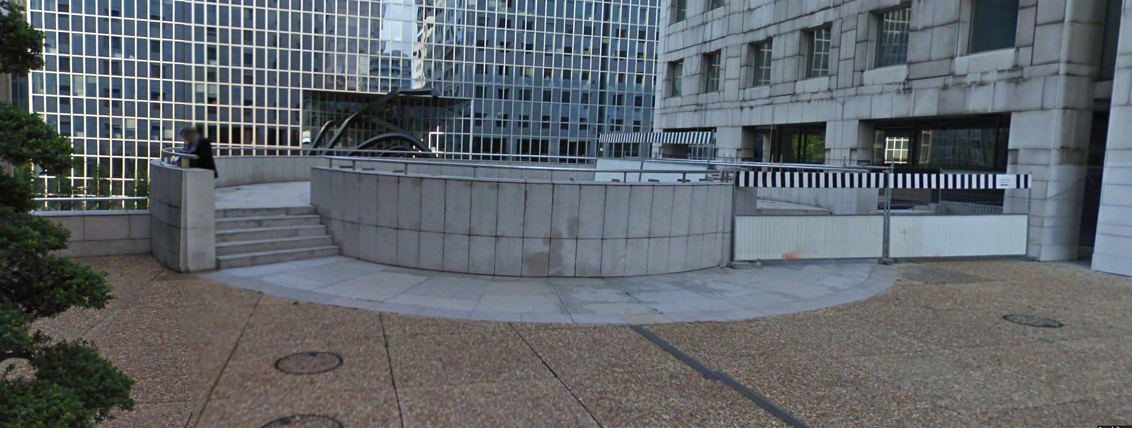 Sofitel Spot Street Puteaux Skate Spot 3/5