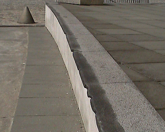 Cité de la Musique Spot Street Paris Skate Spot 3/5