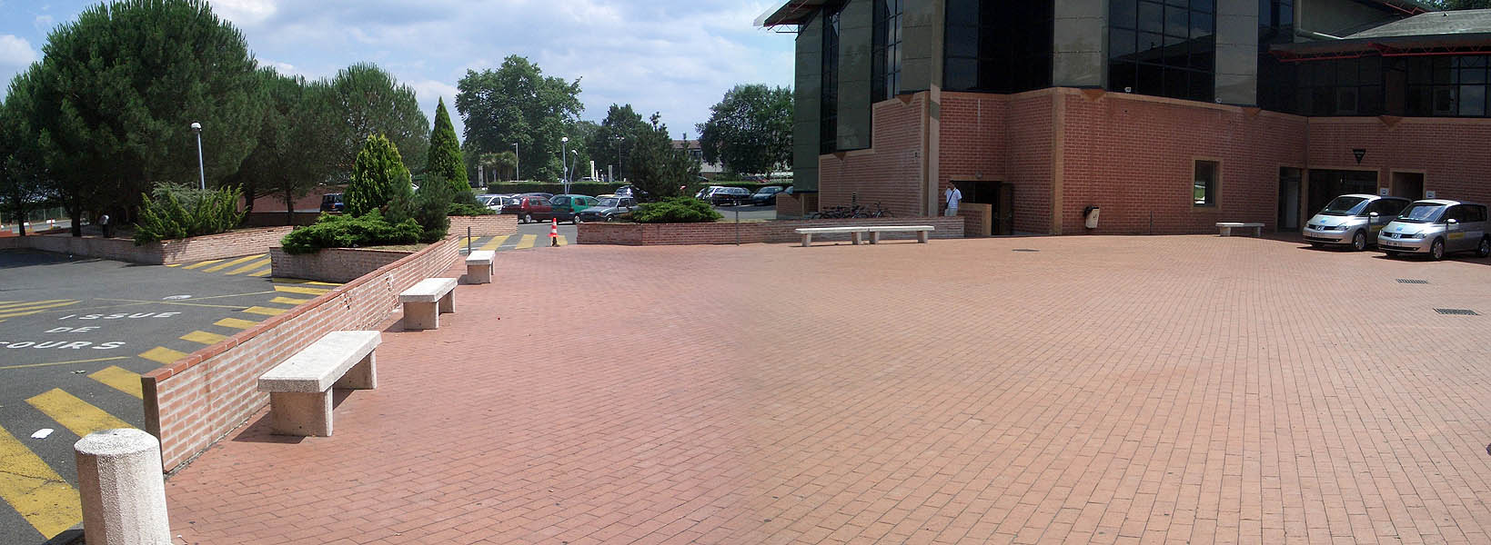 ESC Spot Street Pau Skate Spot 3/5