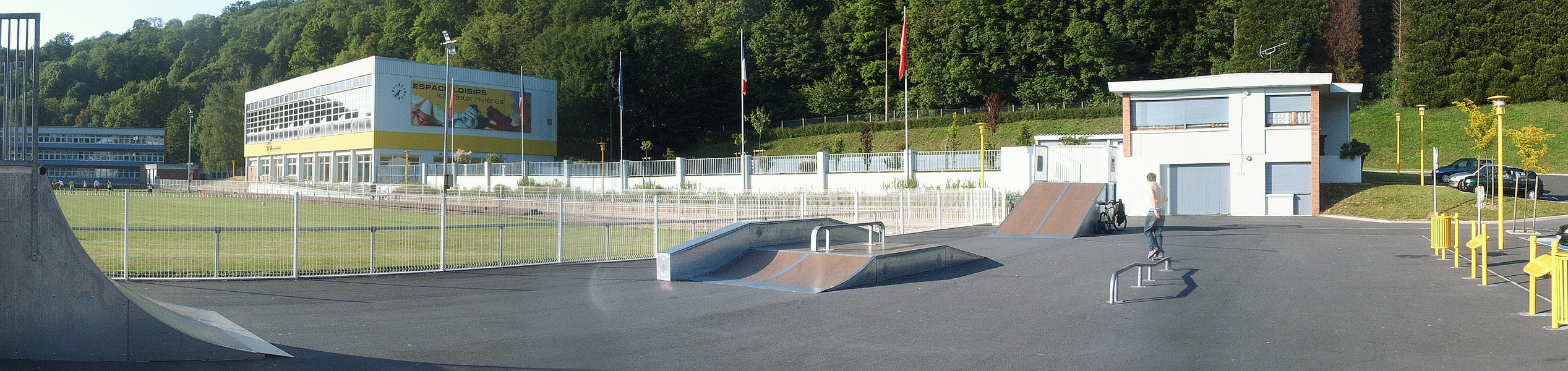École Maillard Skatepark Pavilly Skate Spot 2/5