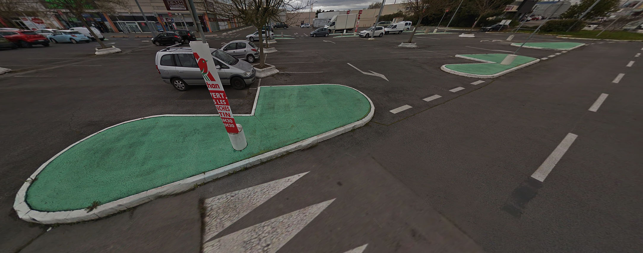 Auchan Spot Street Pérols Skate Spot 2/5