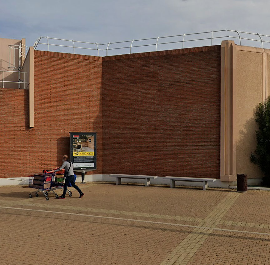 Carrefour Spot Street Lattes Skate Spot 2/5