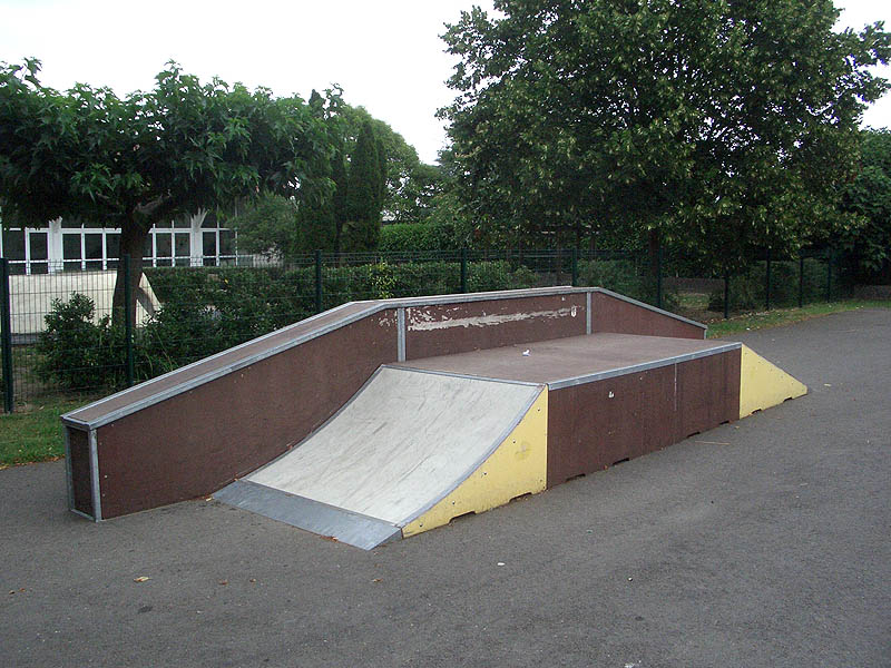 La Mairie Skatepark Puyoô Skate Spot 1/5