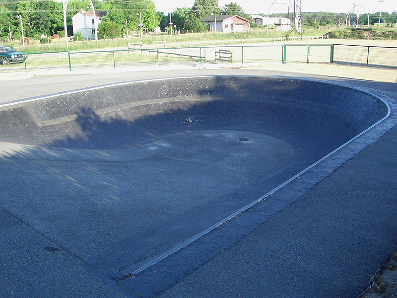 Le Fronton Skatepark Rion des Landes Skate Spot 2/5