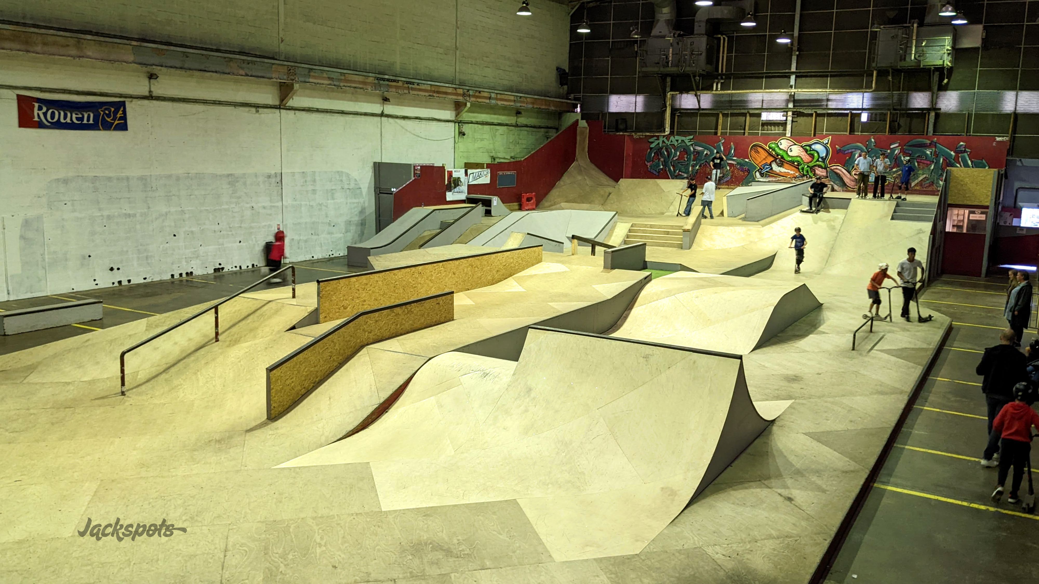 Skatepark of Rouen Indoor Rouen Skate Spot 5/5
