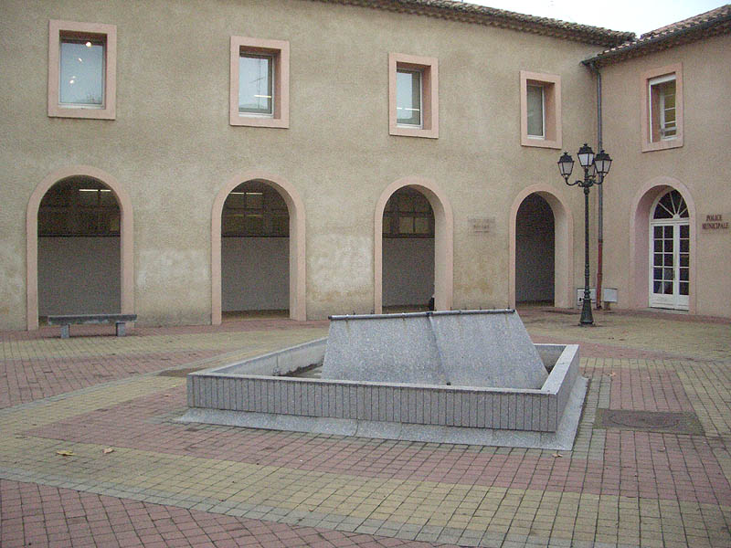 Pole Social CCAS Spot Street Sérignan Skate Spot 2/5