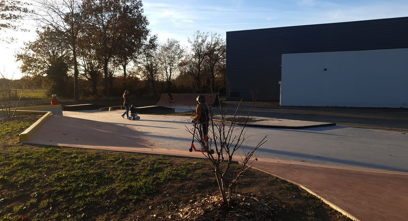 Étang de la Verdière Skatepark Saint Mars du Désert Skate Spot 3/5