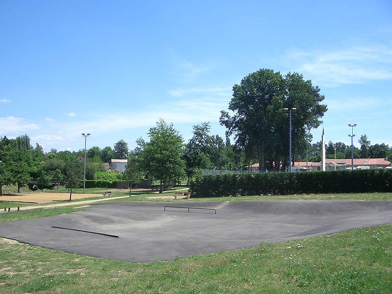 St Perdon Skatepark Saint Perdon Skate Spot 2/5