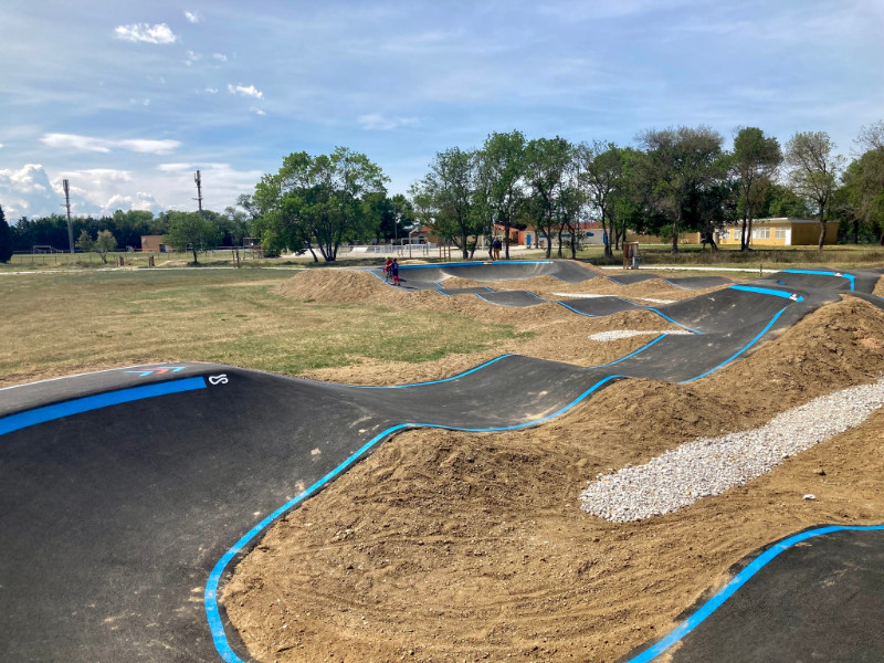 Stade Municipal Pumptrack Saint Nazaire Skate Spot 2/5