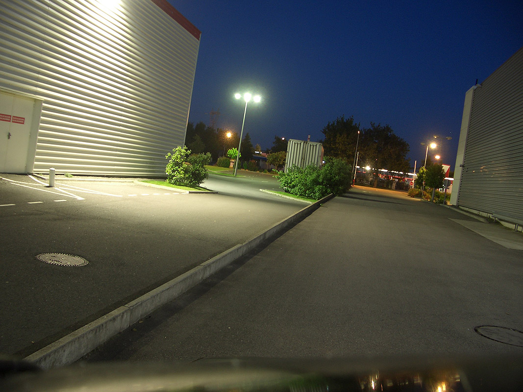 Darty Spot Street Saint Sébastien sur Loire Skate Spot 2/5
