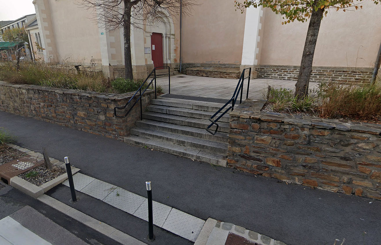 Église Spot Street Sainte Luce sur Loire Skate Spot 3/5