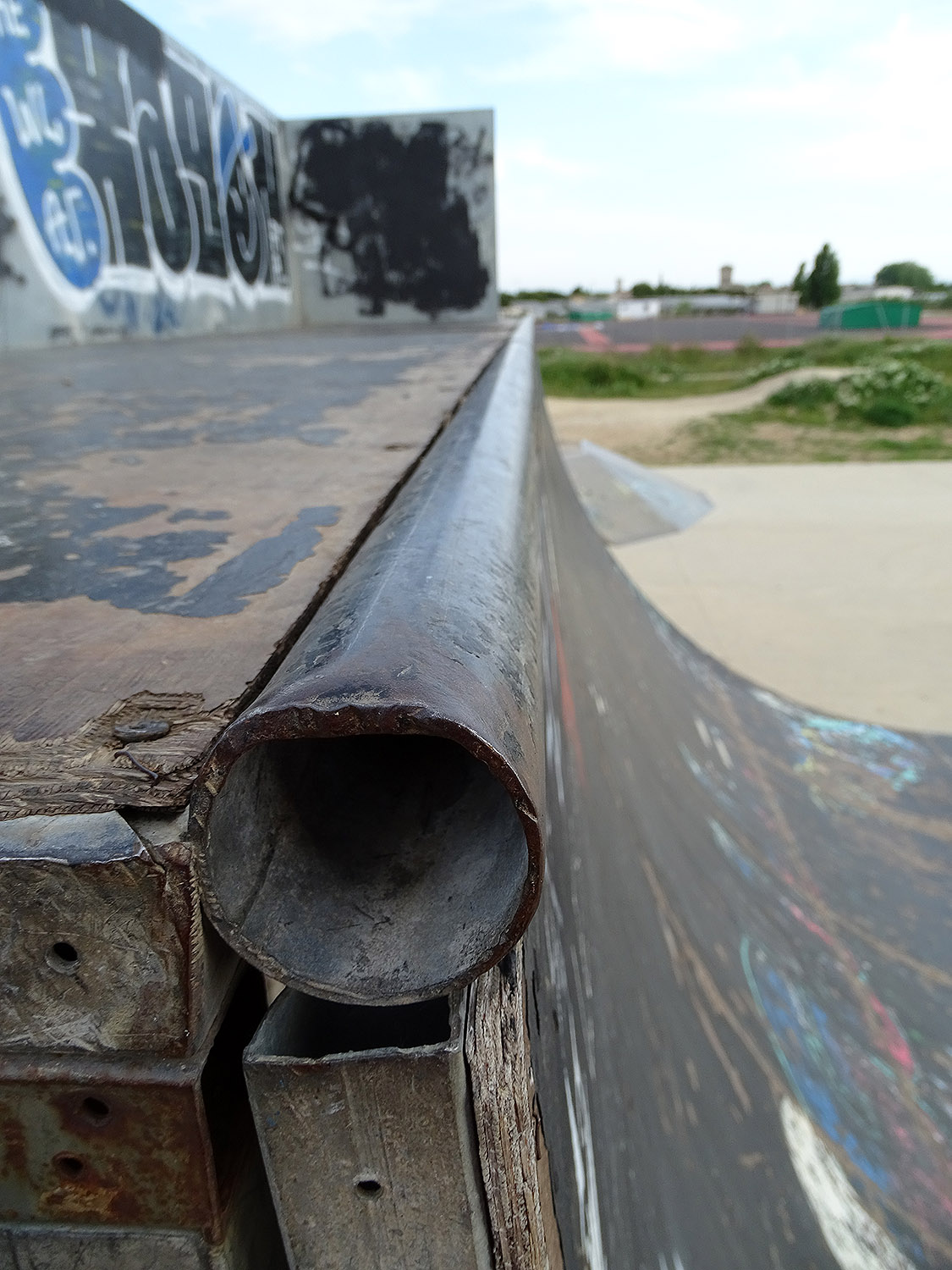 Stade Mimoun Skatepark Villeneuve lès Maguelone Skate Spot 3/5