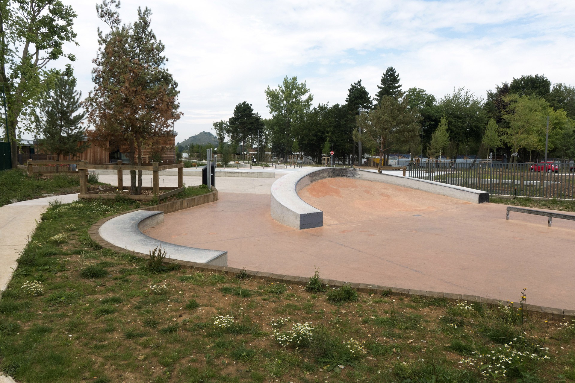 Quartier Moulins Skatepark Bruay la Buissière Skate Spot 3/5
