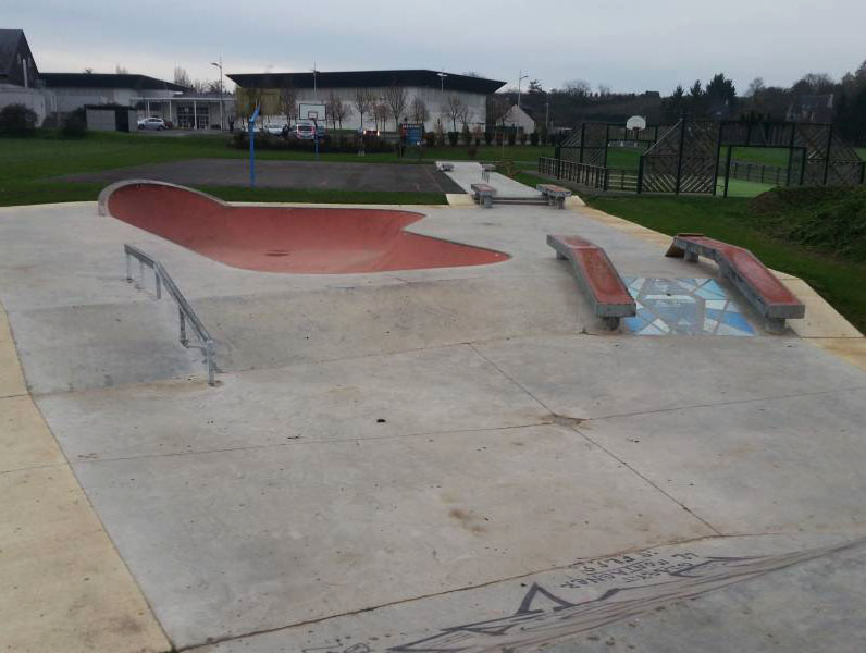 Beaumont Skatepark Beaumont en Véron Skate Spot 3/5