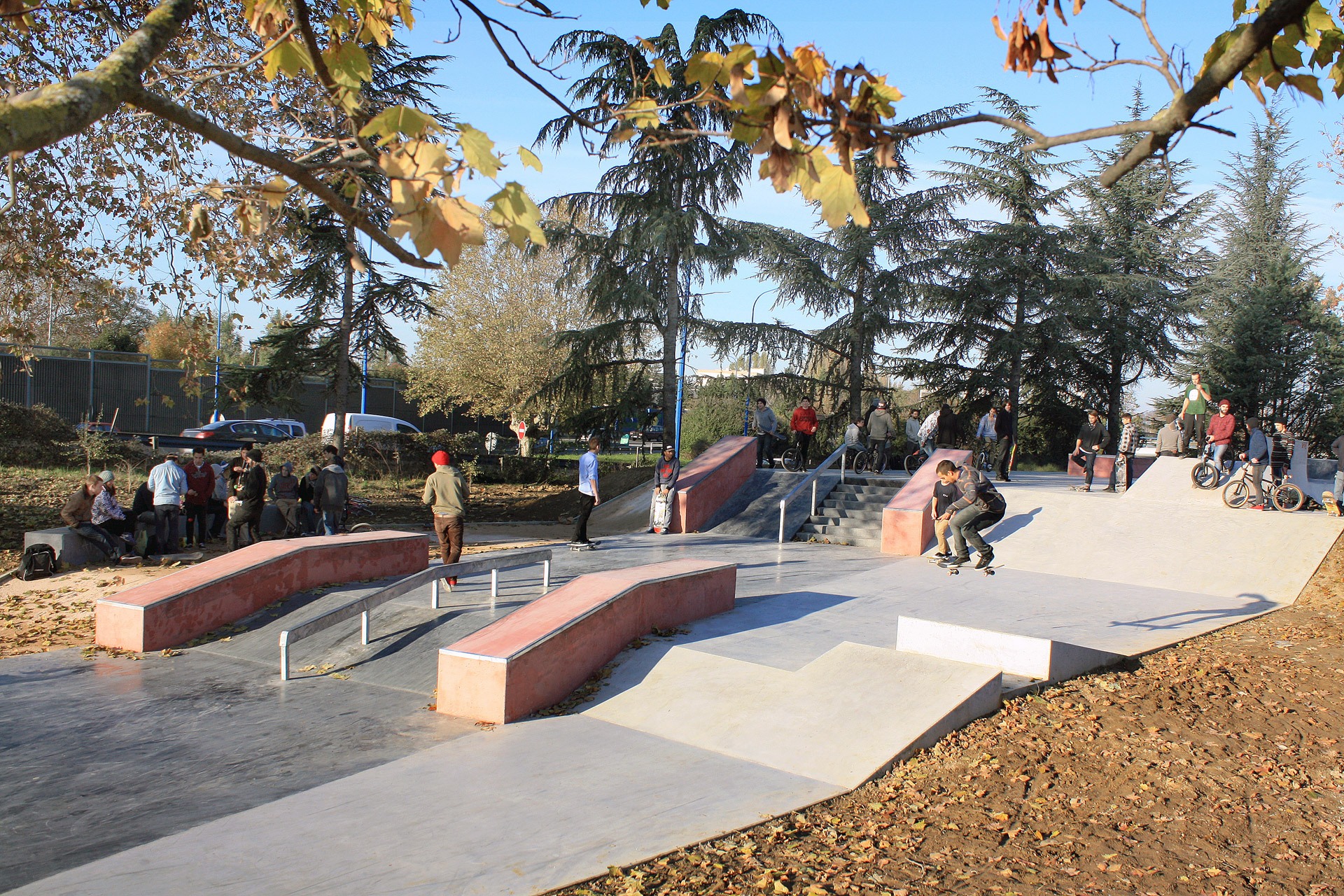 Ponts Jumeaux Skatepark Toulouse Skate Spot 4/5