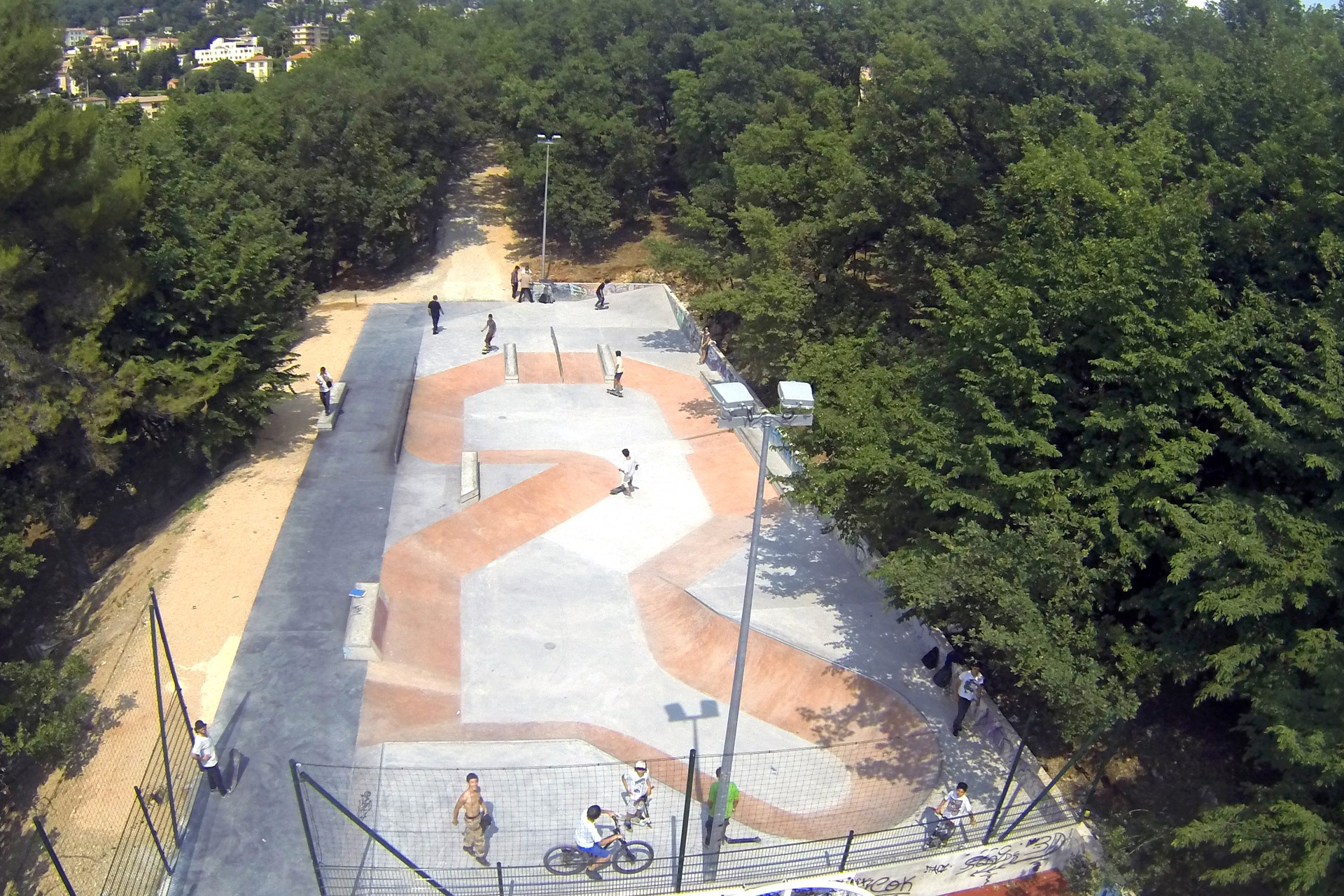 La Rousse Skatepark Vence Skate Spot 3/5