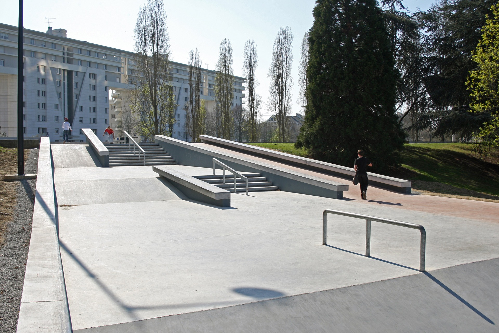 L' Arsenal Plaza Rennes Skate Spot 5/5