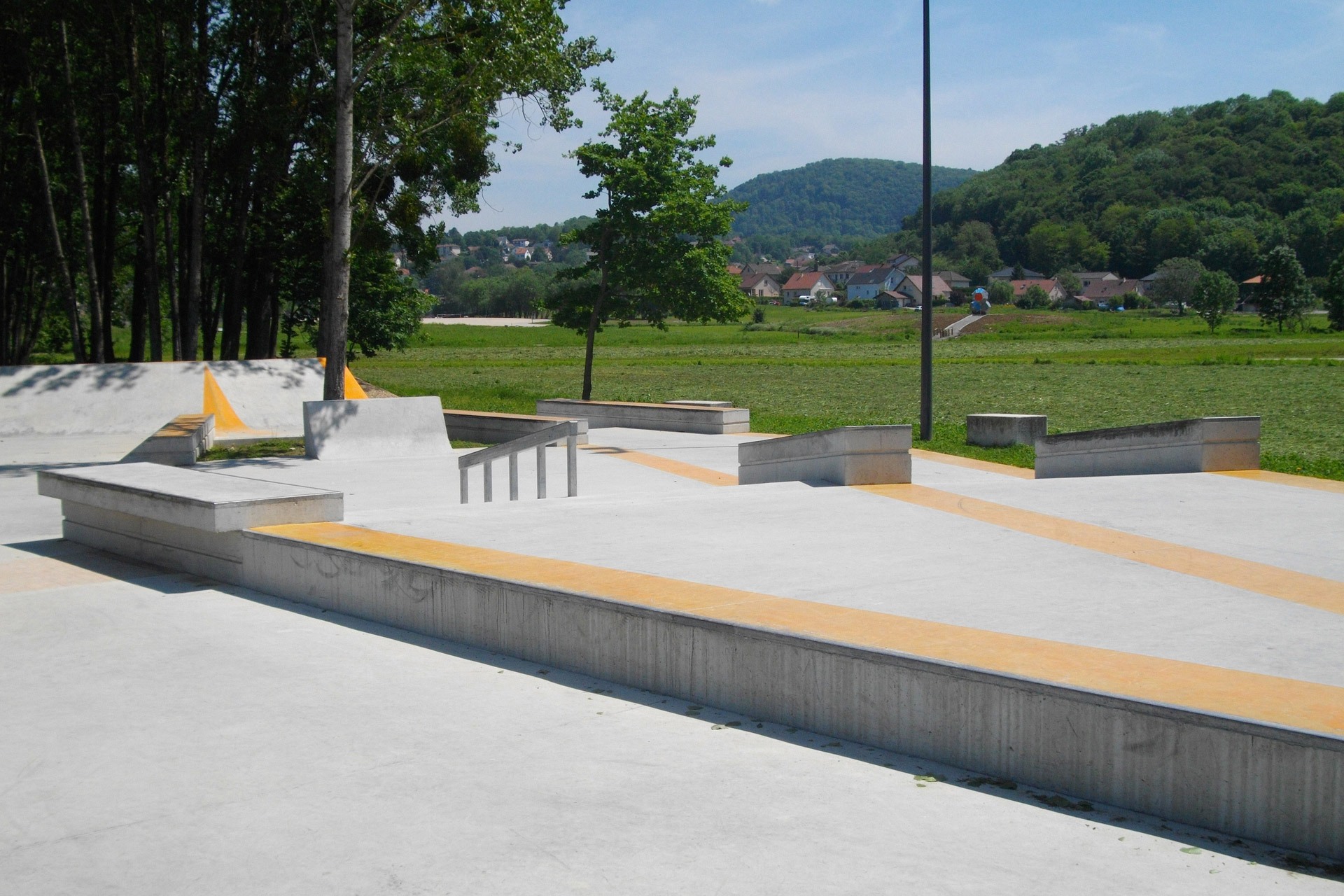 Baume Skatepark Baume les Dames Skate Spot 3/5