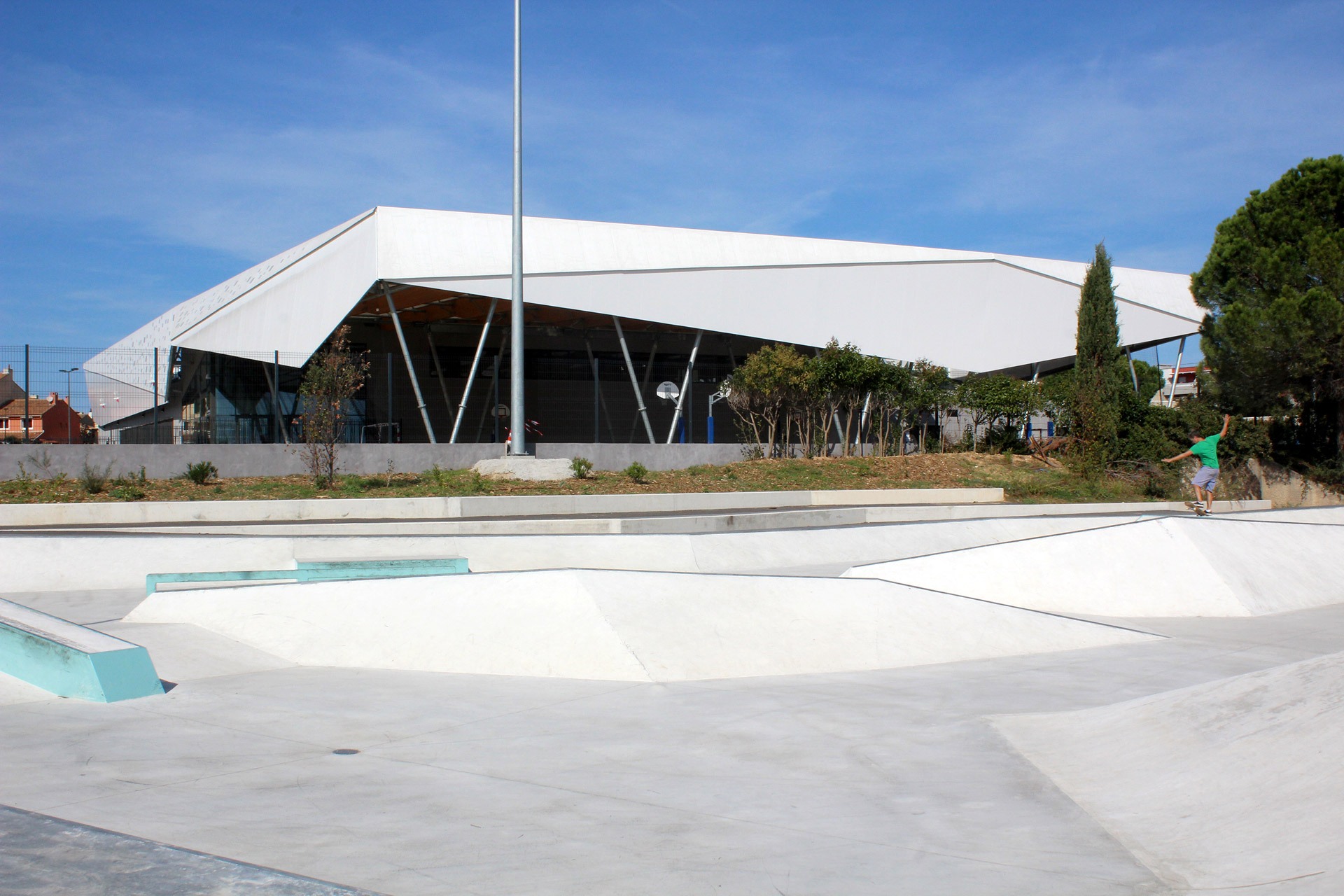 Complexe Léo Lagrange Skatepark Vitrolles Skate Spot 4/5