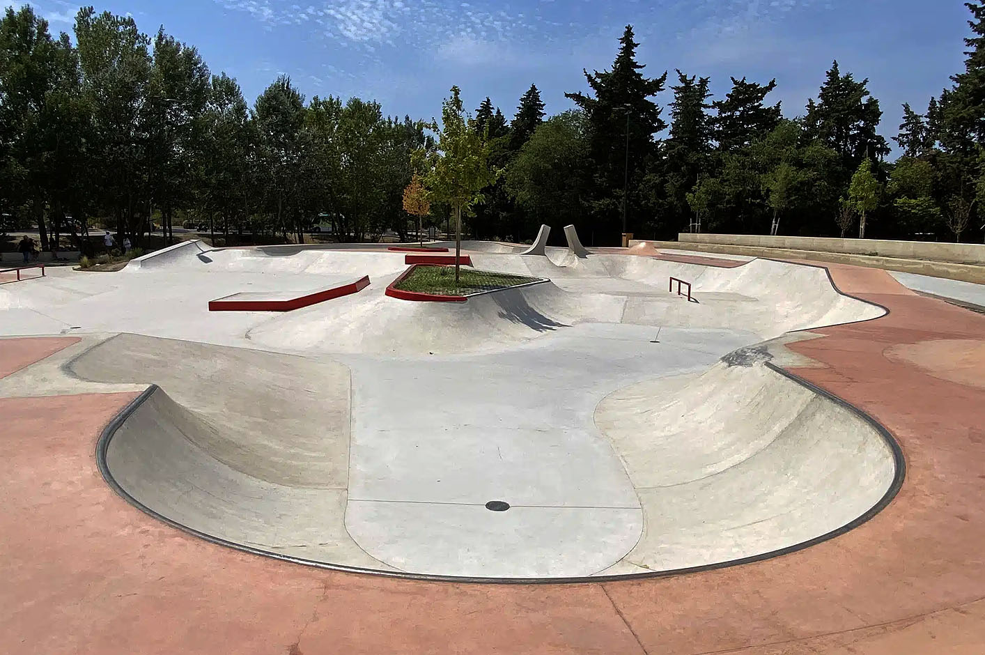 Grenouillet Skatepark Cavaillon Skate Spot 4/5