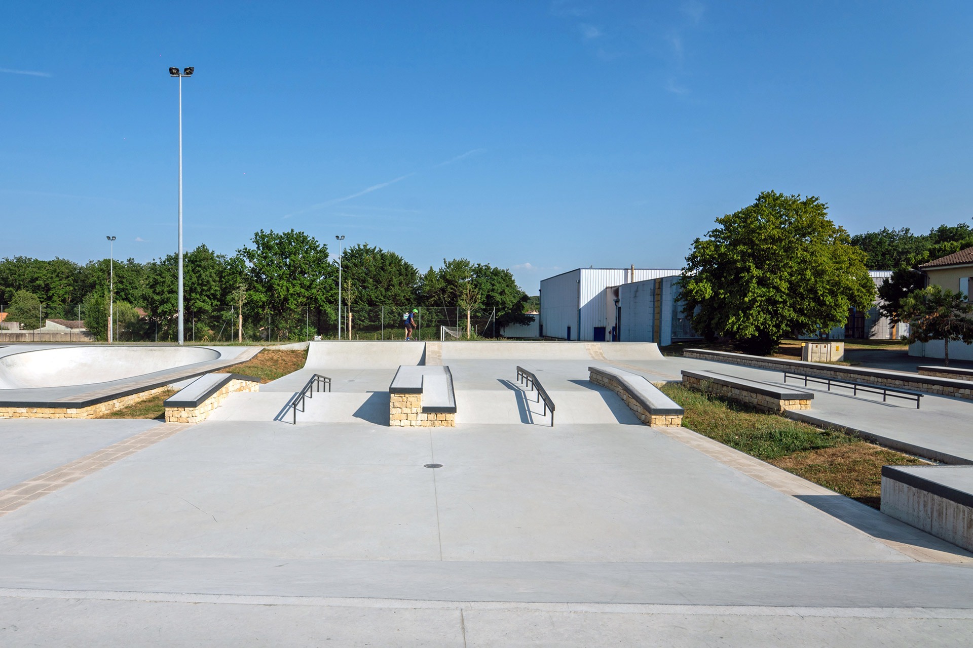 Les Châtaigniers Skatepark Fontaine le Comte Skate Spot 4/5