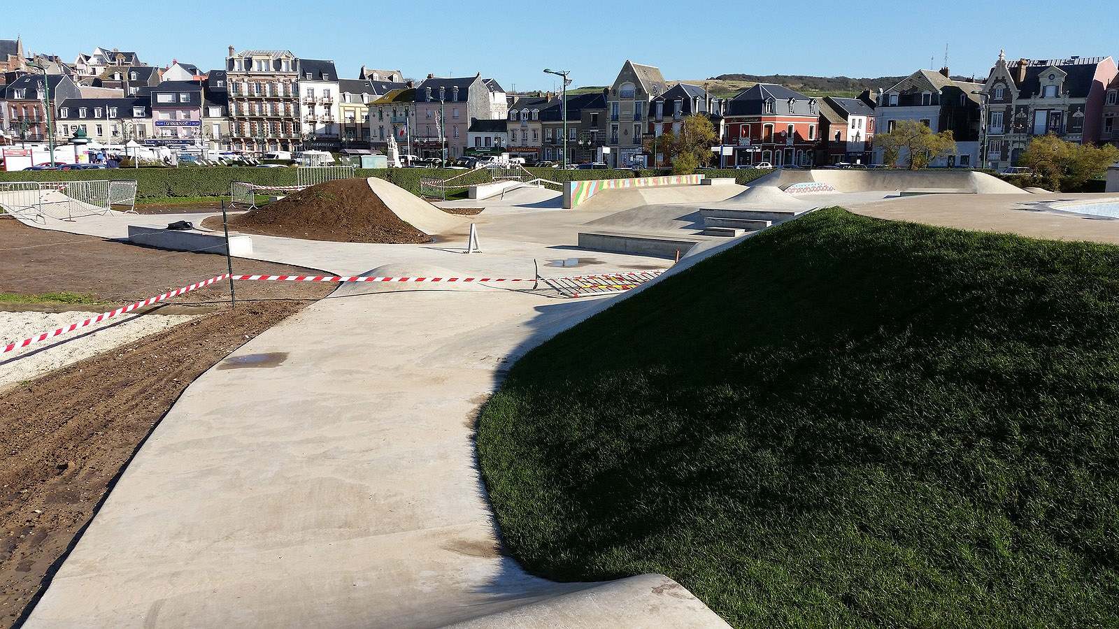 Square du Souvenir Skatepark Mers les Bains Skate Spot 5/5