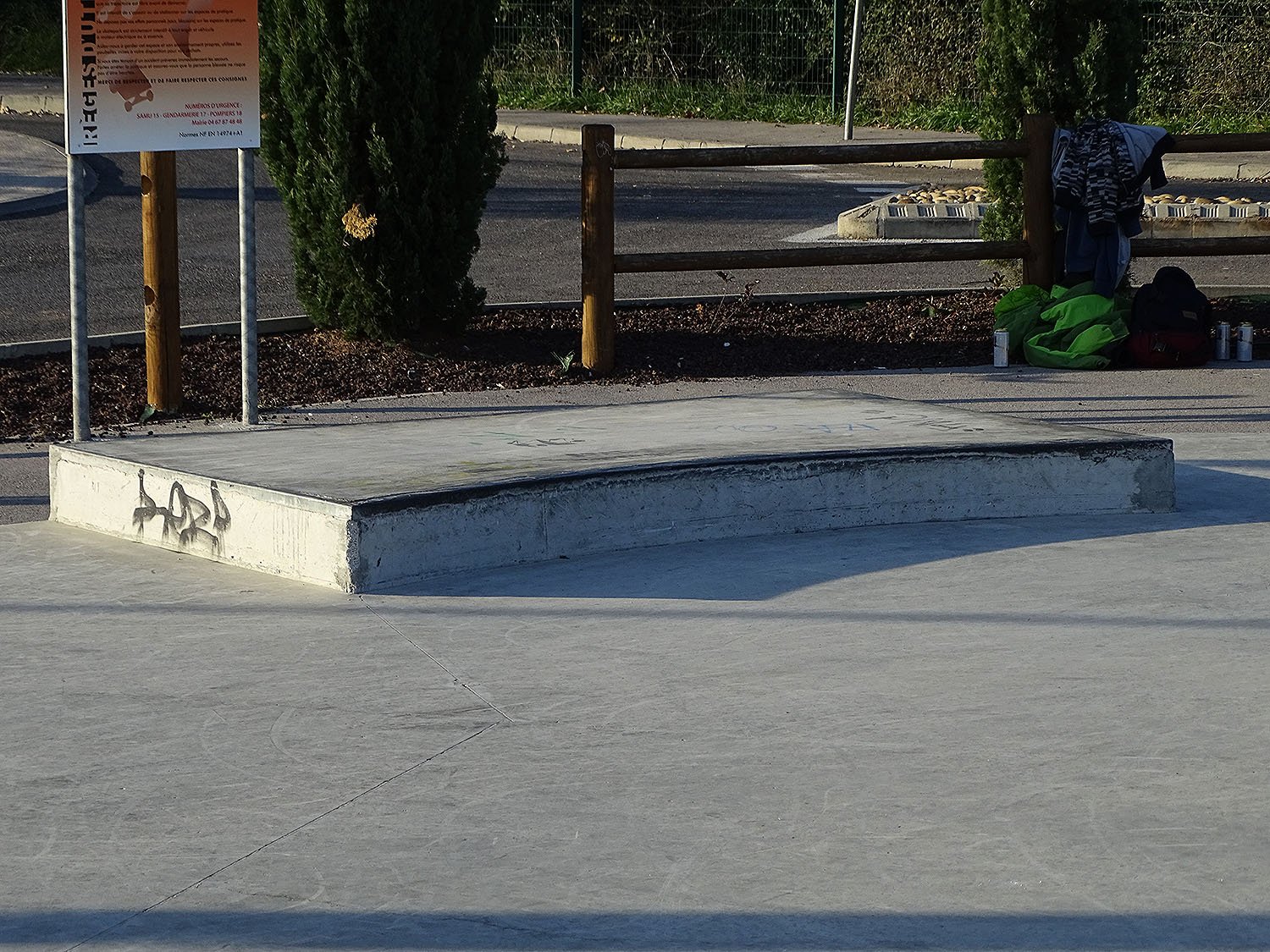 Place de la Mairie Skatepark Saint Aunès Skate Spot 3/5