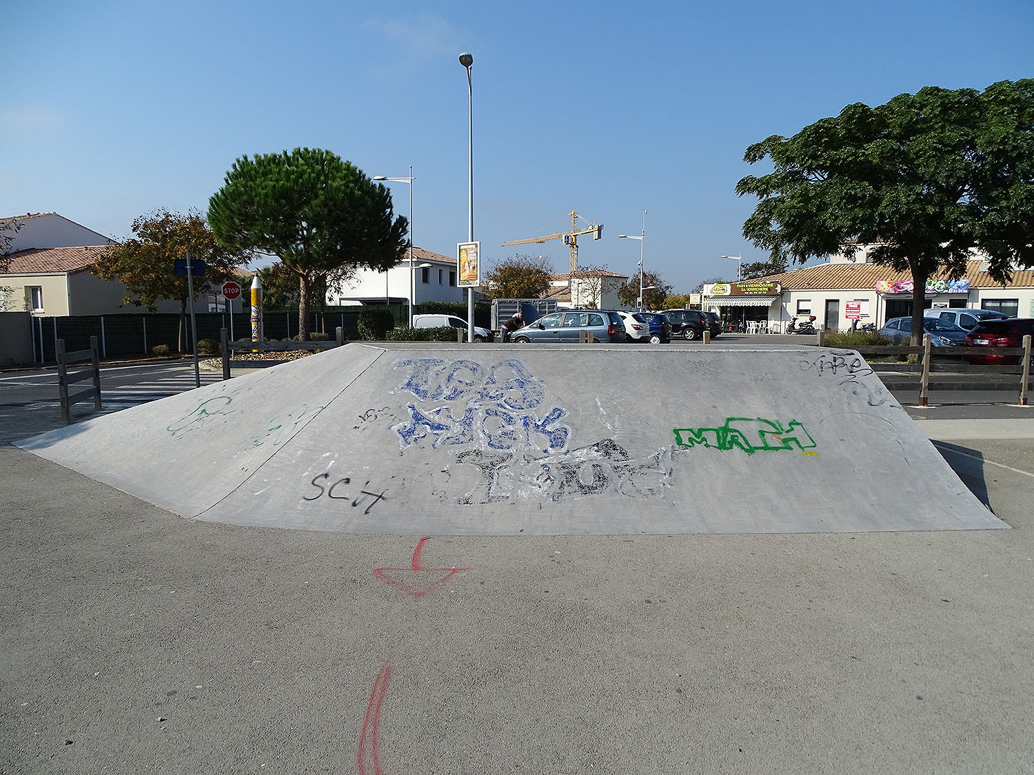 Neuf des Boudres Skatepark Aigues Mortes Skate Spot 2/5