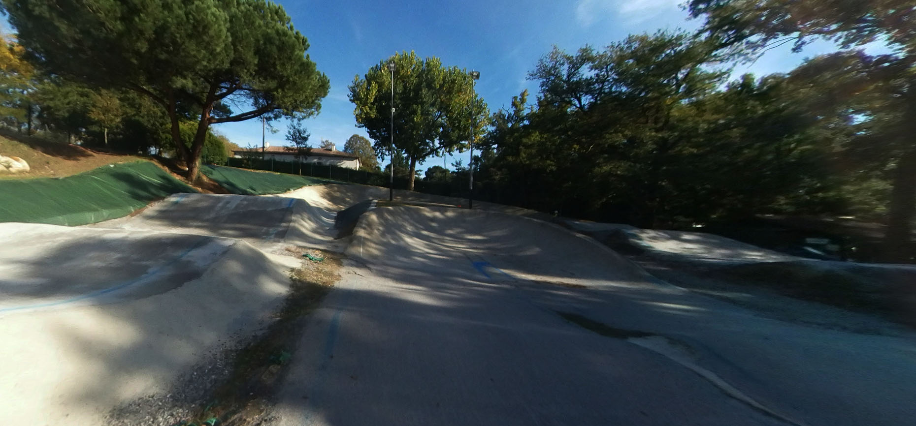 Nahuques Dirt Mont de Marsan Skate Spot 3/5
