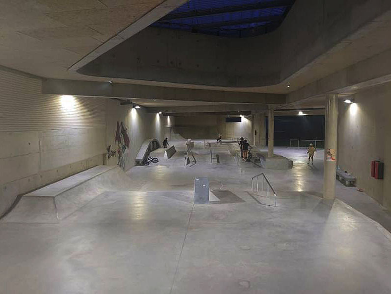 Marcombes in Indoor Clermont Ferrand Skate Spot 4/5
