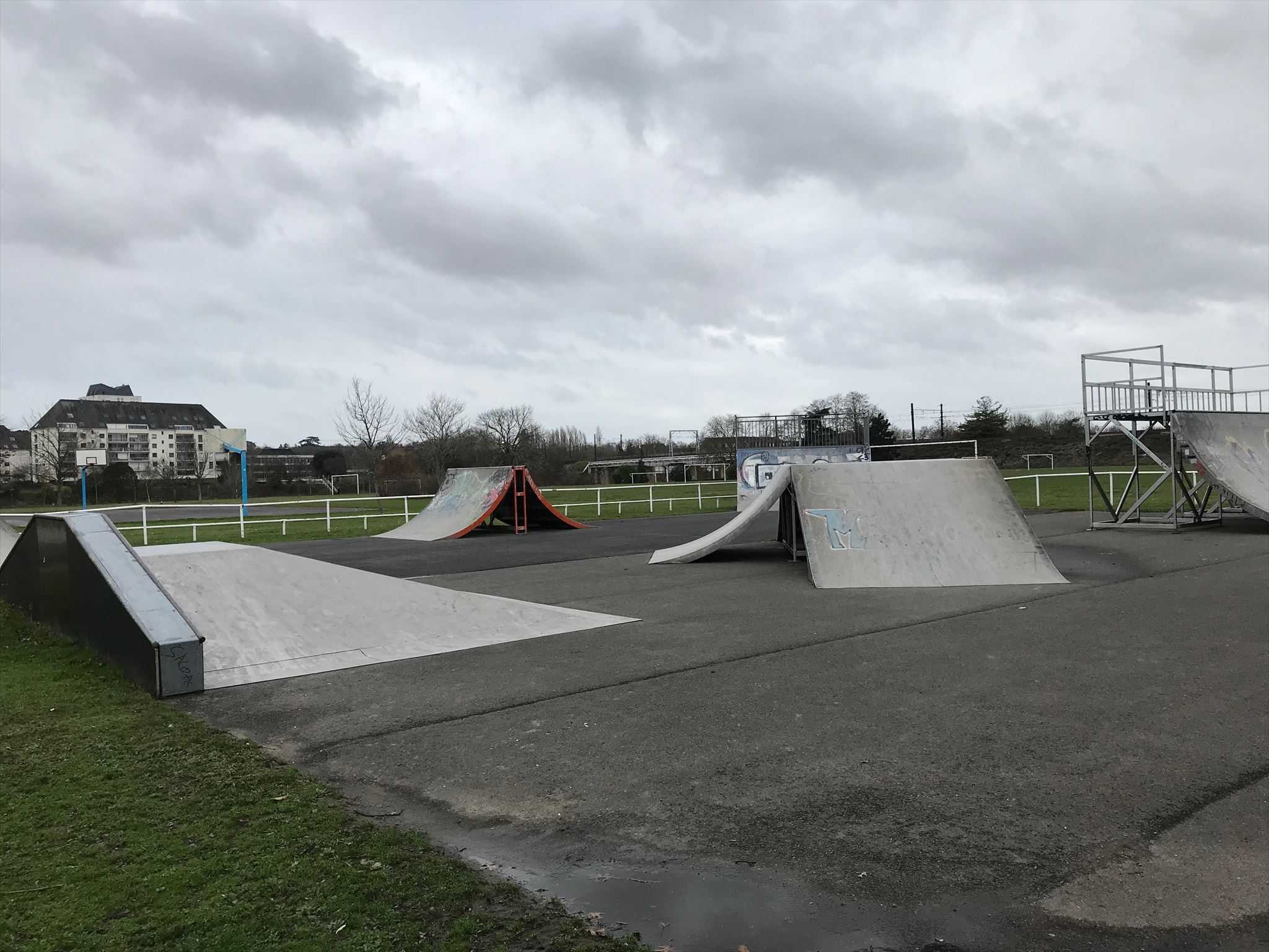 Île de Balzac Skatepark Tours Skate Spot 3/5