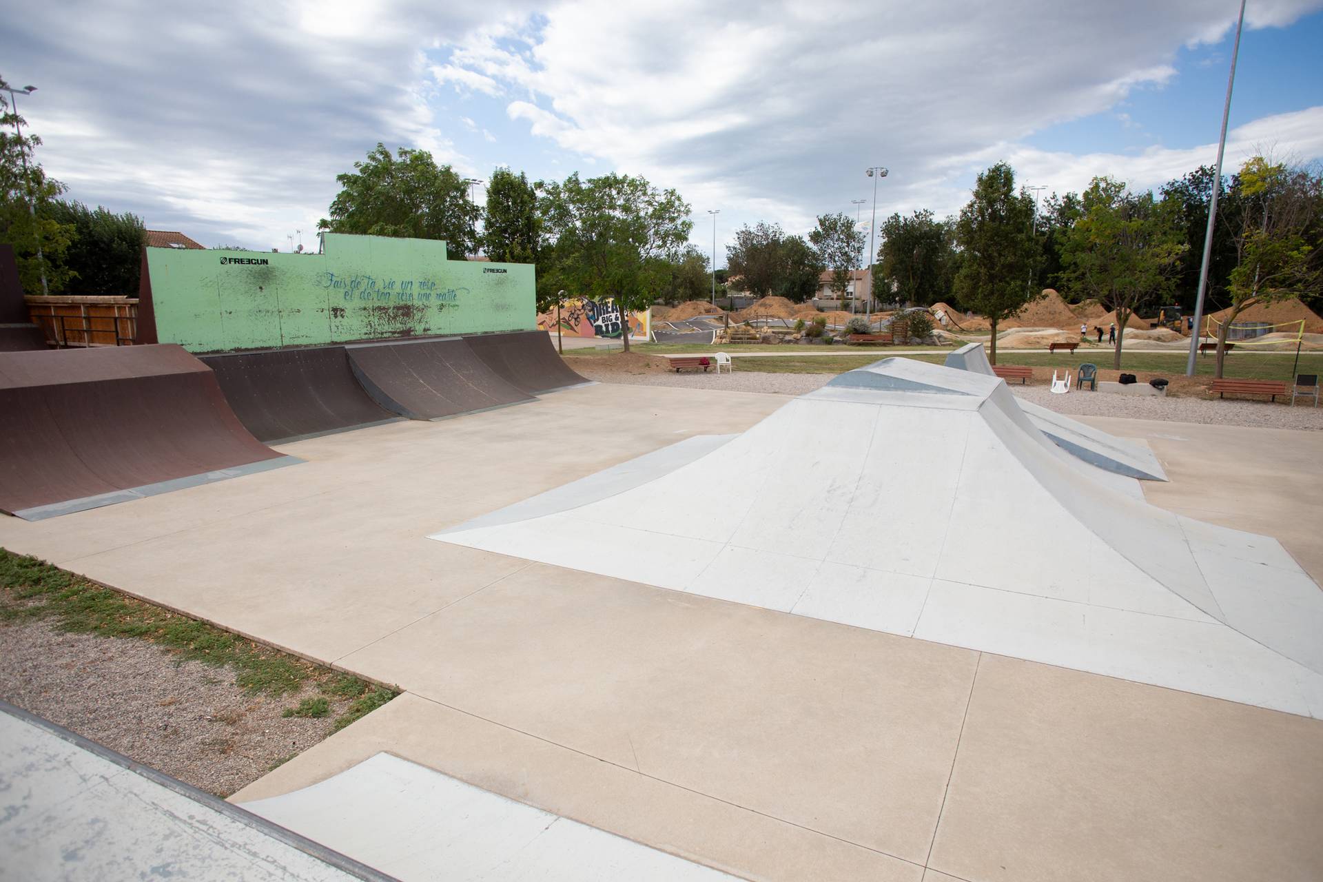 Parc des Sports Urbains Skatepark Sérignan Skate Spot 3/5