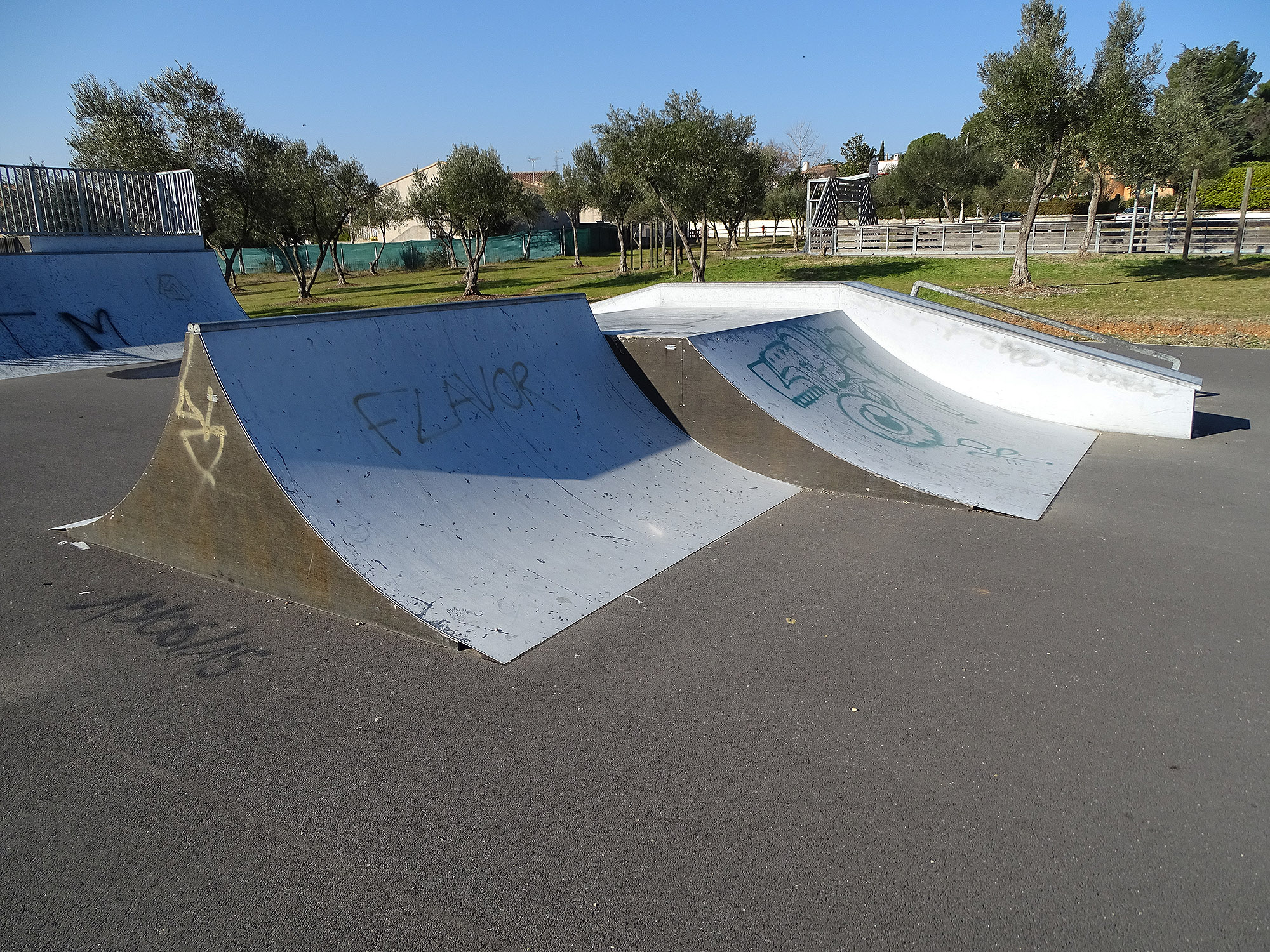 Parc des Olivettes Skatepark Saint Brès Skate Spot 3/5