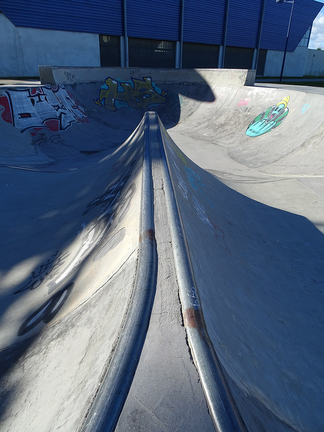Halle Des Sports Bowl Torreilles Skate Spot 3/5