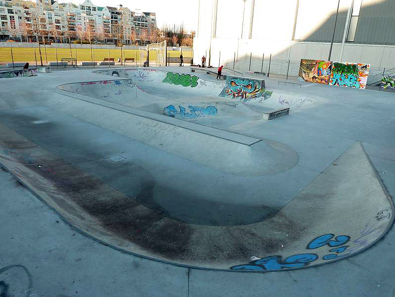 Parc Ricard Skatepark Rueil Malmaison Skate Spot 3/5