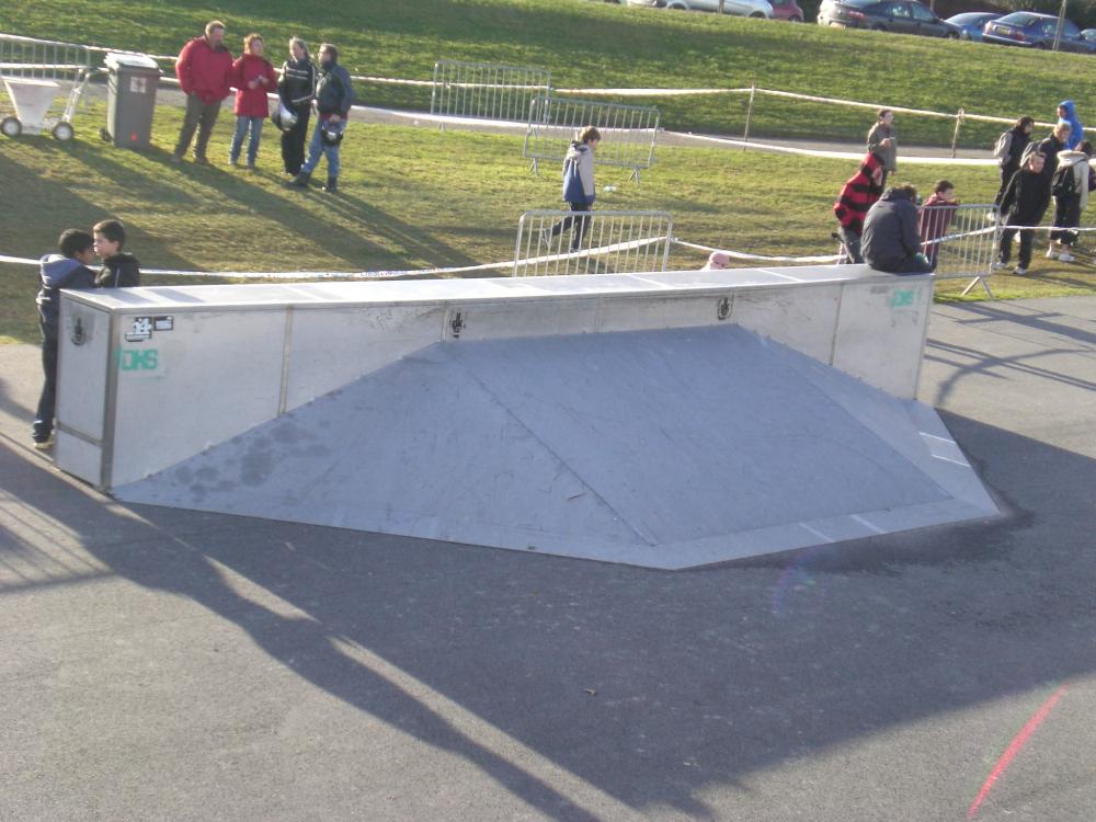 L' Oisilliere Skatepark Château Gontier sur Mayenne Skate Spot 2/5